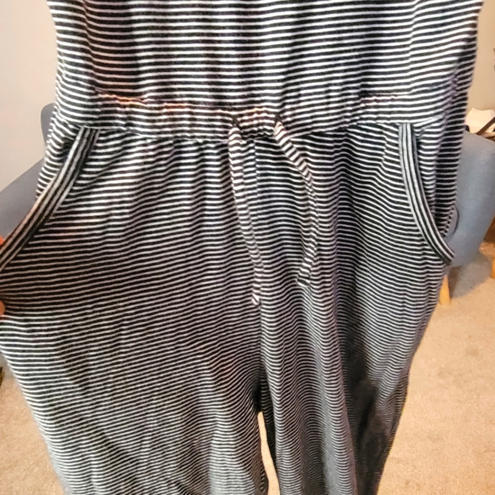 Old Navy Sz 10/12 Romper